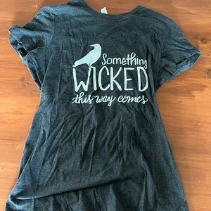 Graphic tee - Something Wicked (Raven)